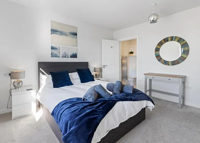 Stunning Coastal Apartment In Maidencombe With Sea Views & Garden