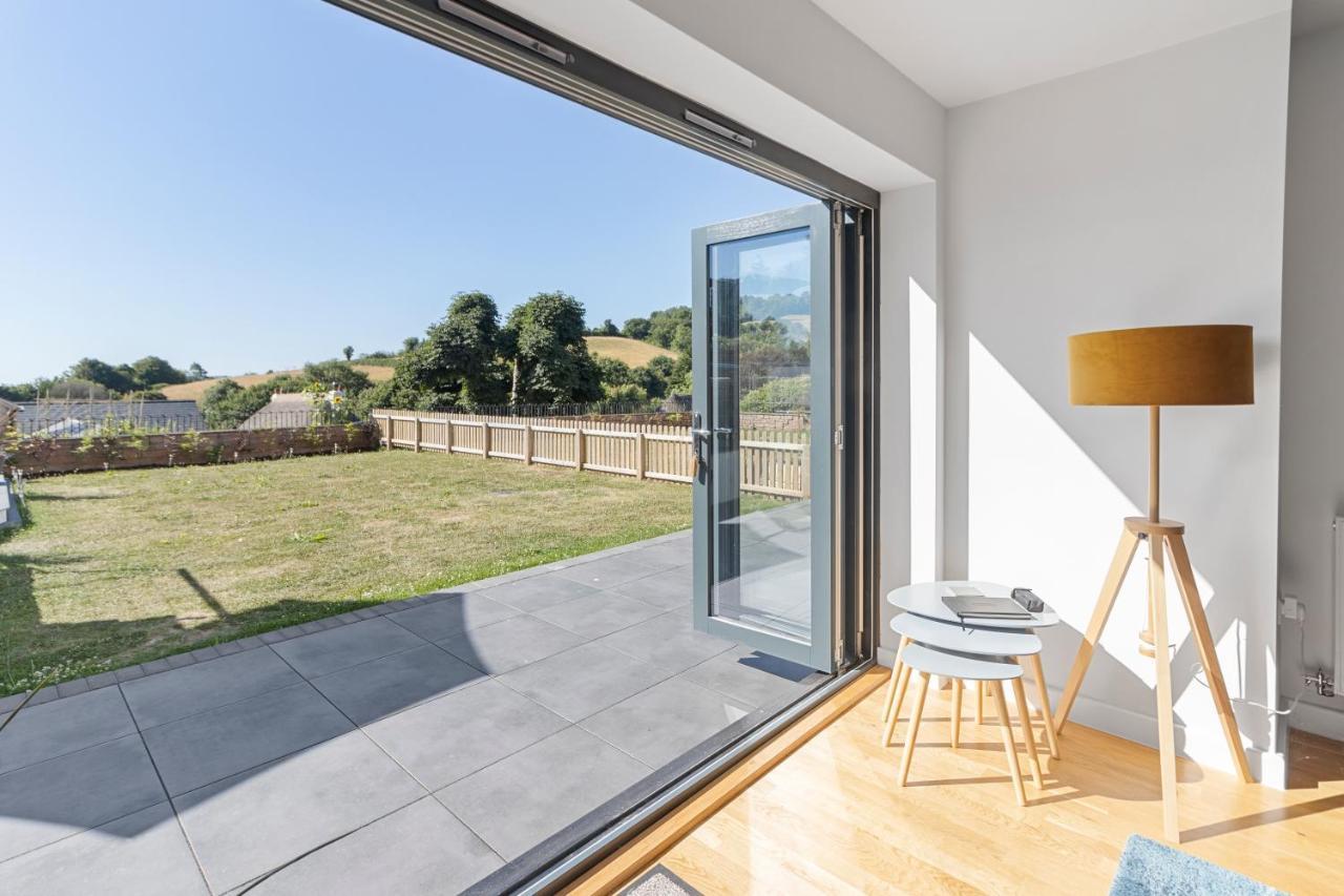 Stunning Coastal In Maidencombe With Sea Views & Garden Apartment